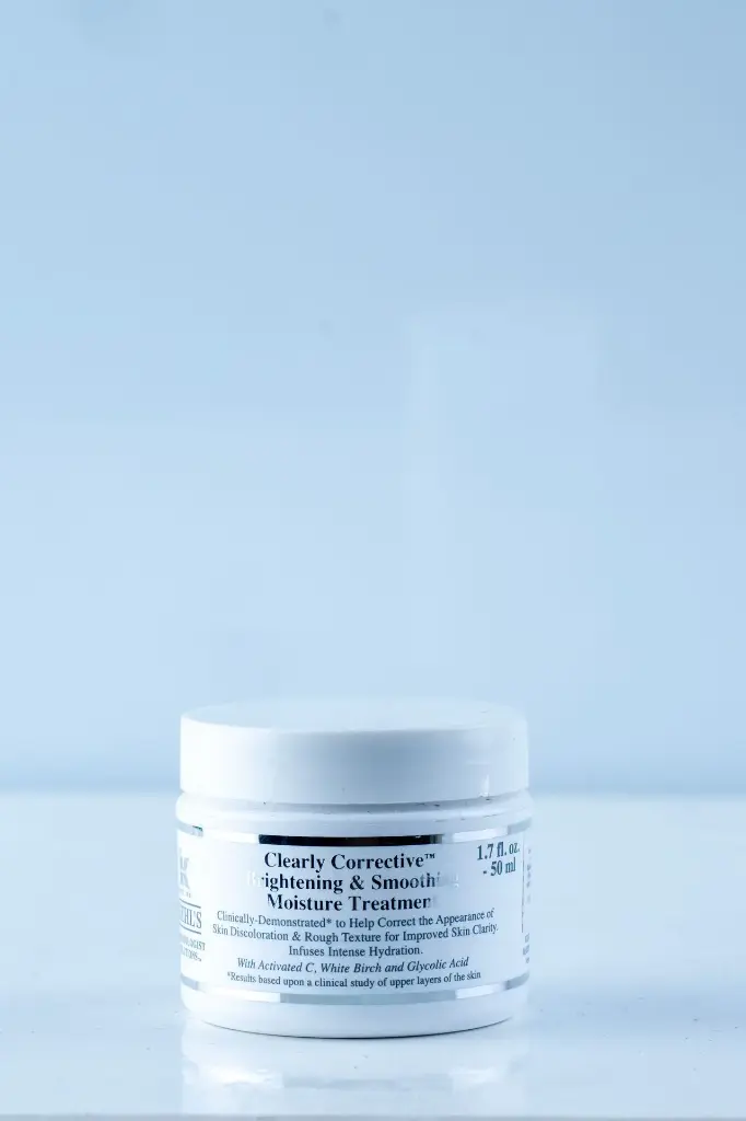 KIEHL’S Dermatologist solution Clearly Corrective brightening & Smoothing Moisture Treatment 