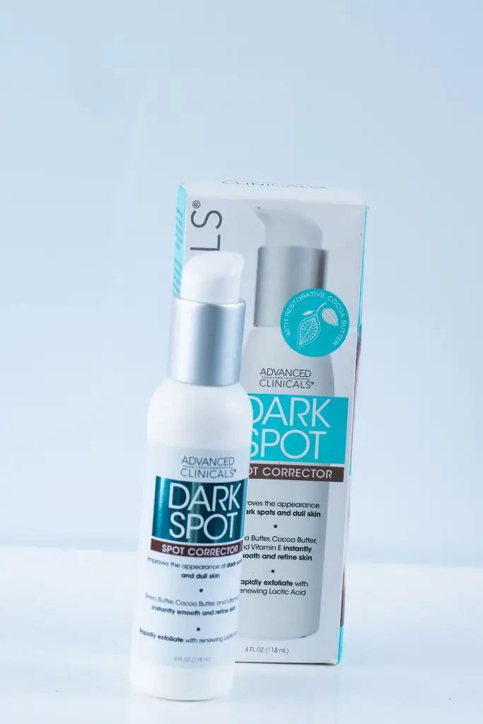 DARK SPOT 
SPOT CORRECTOR